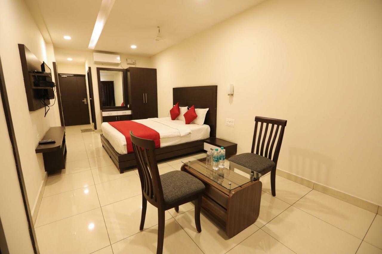 Traders Hotel Mangalore Exteriör bild