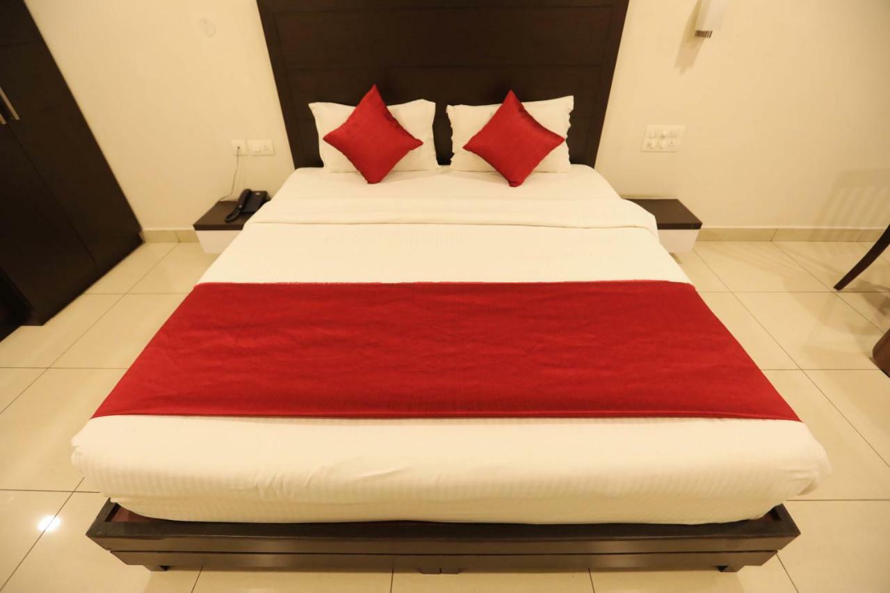 Traders Hotel Mangalore Exteriör bild
