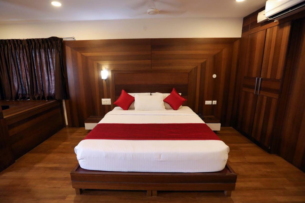 Traders Hotel Mangalore Exteriör bild